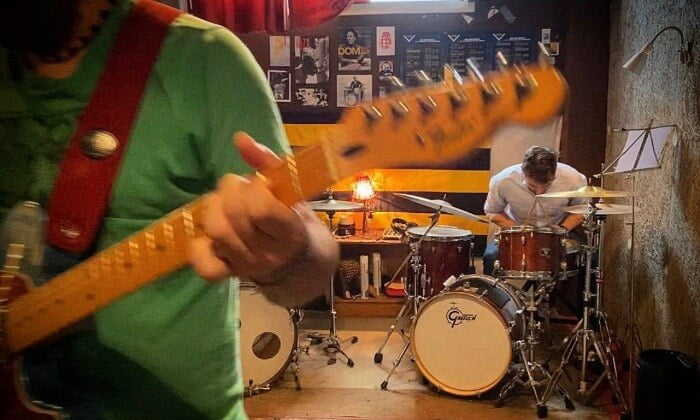 Clases de batería con Bermúdez